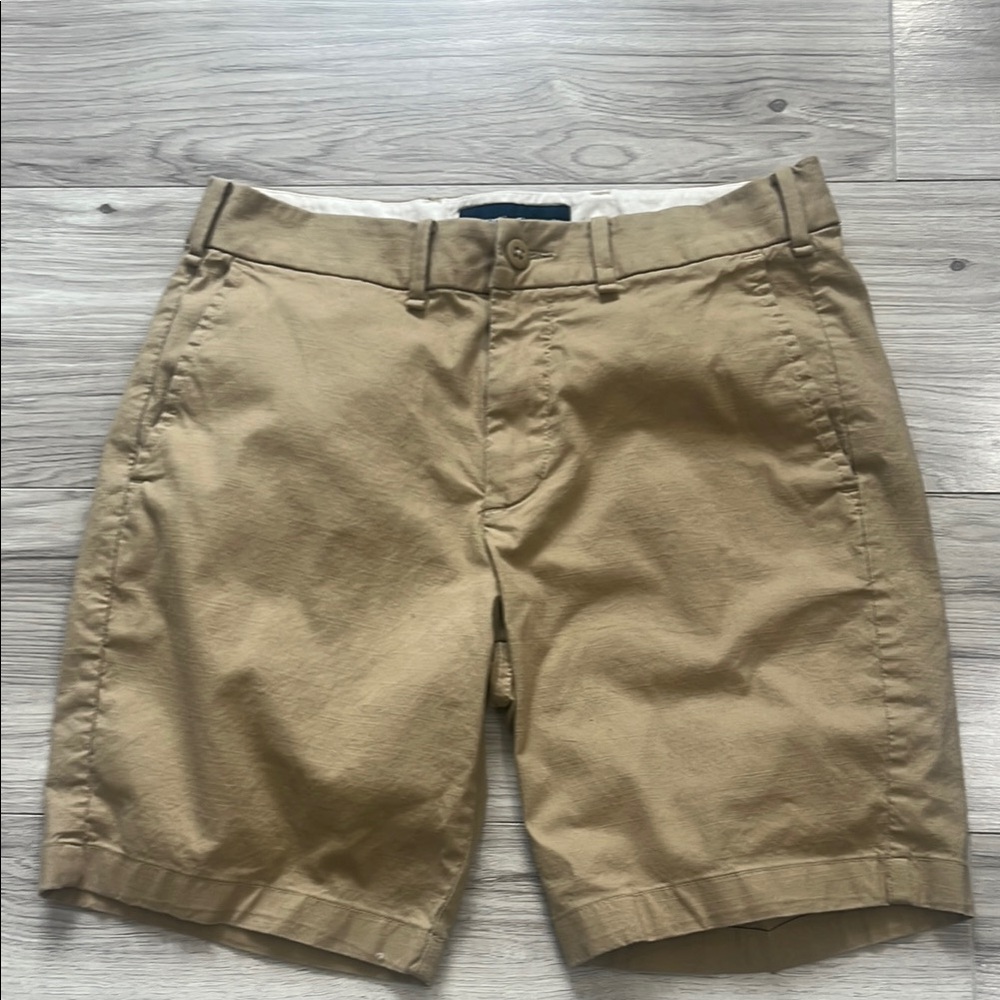 Abercrombie & Fitch Men's Tan Flat Front Shorts